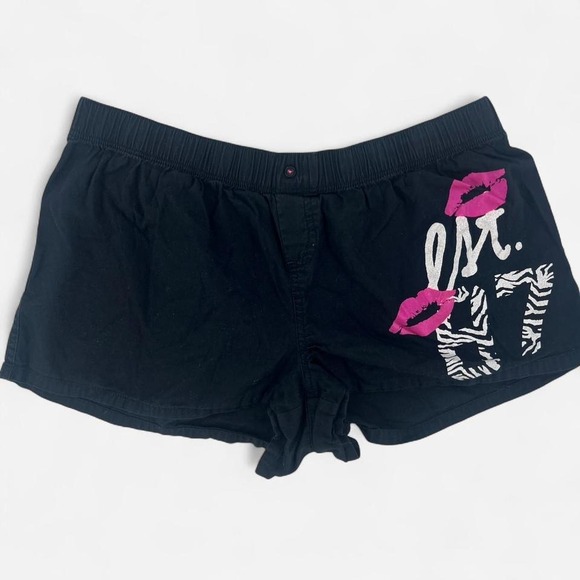 Y2K Shorts with Glitter Lettering with Lips and Zebra Design - Picture 2 of 4